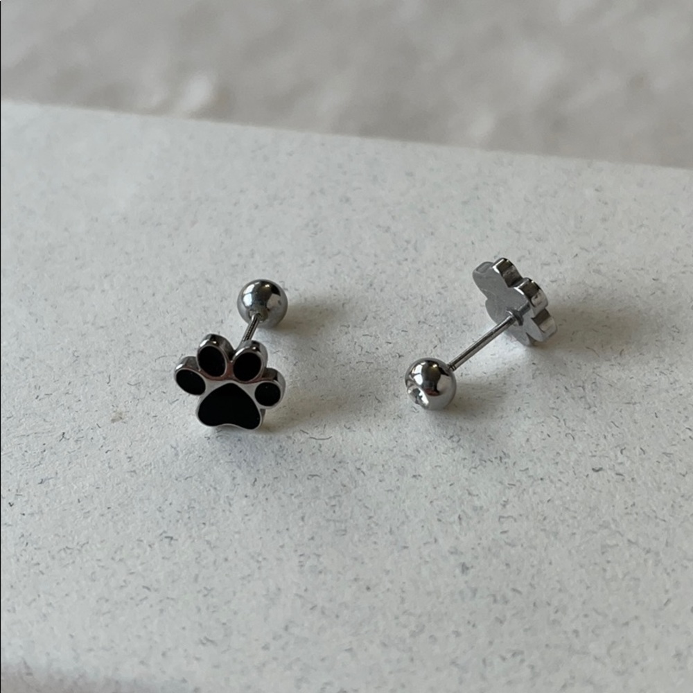 [NWT] Paw Print Stud Earrings